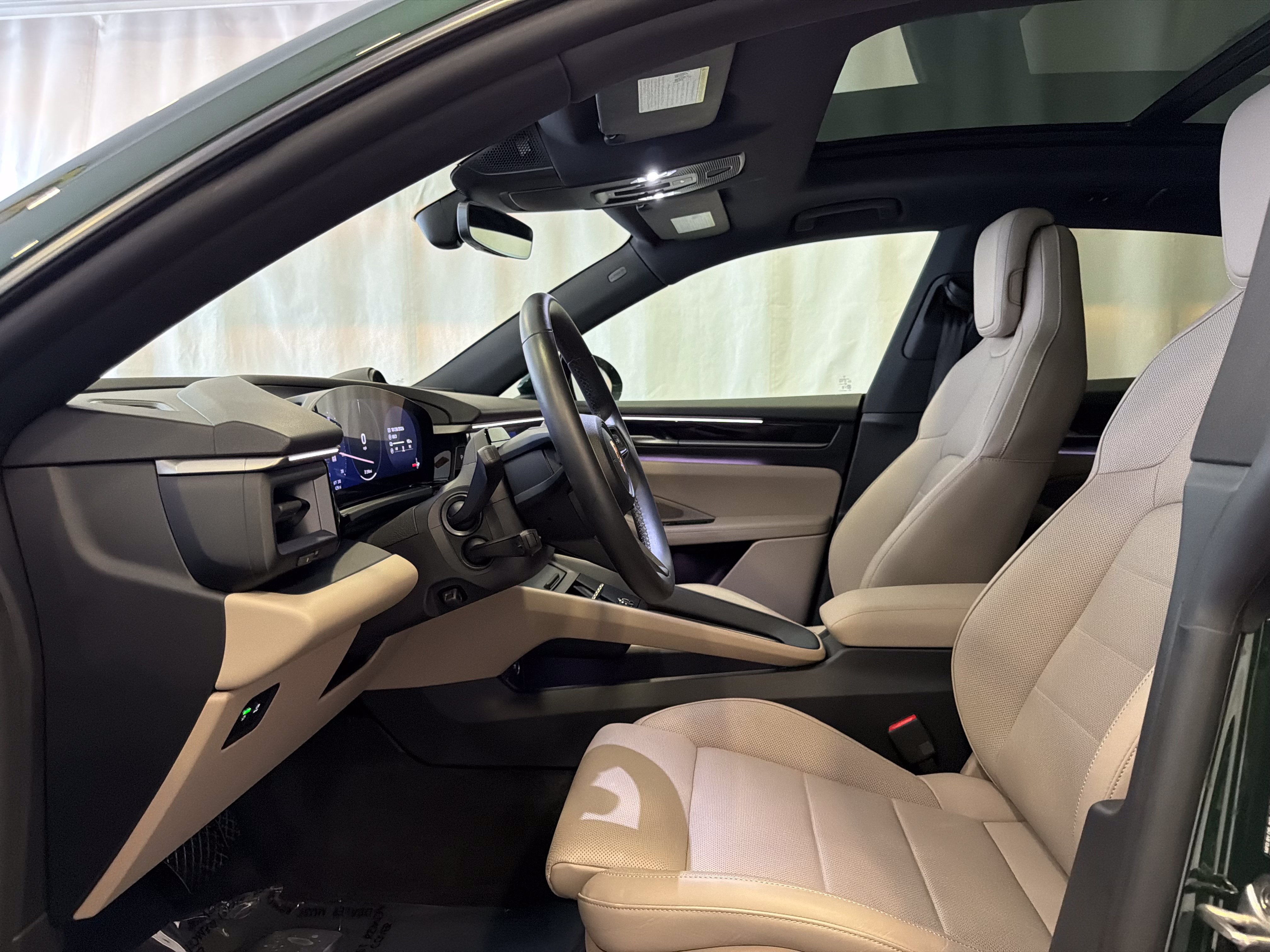 Certified 2026 Porsche Macan 4 Electric AWD/4WD image 5