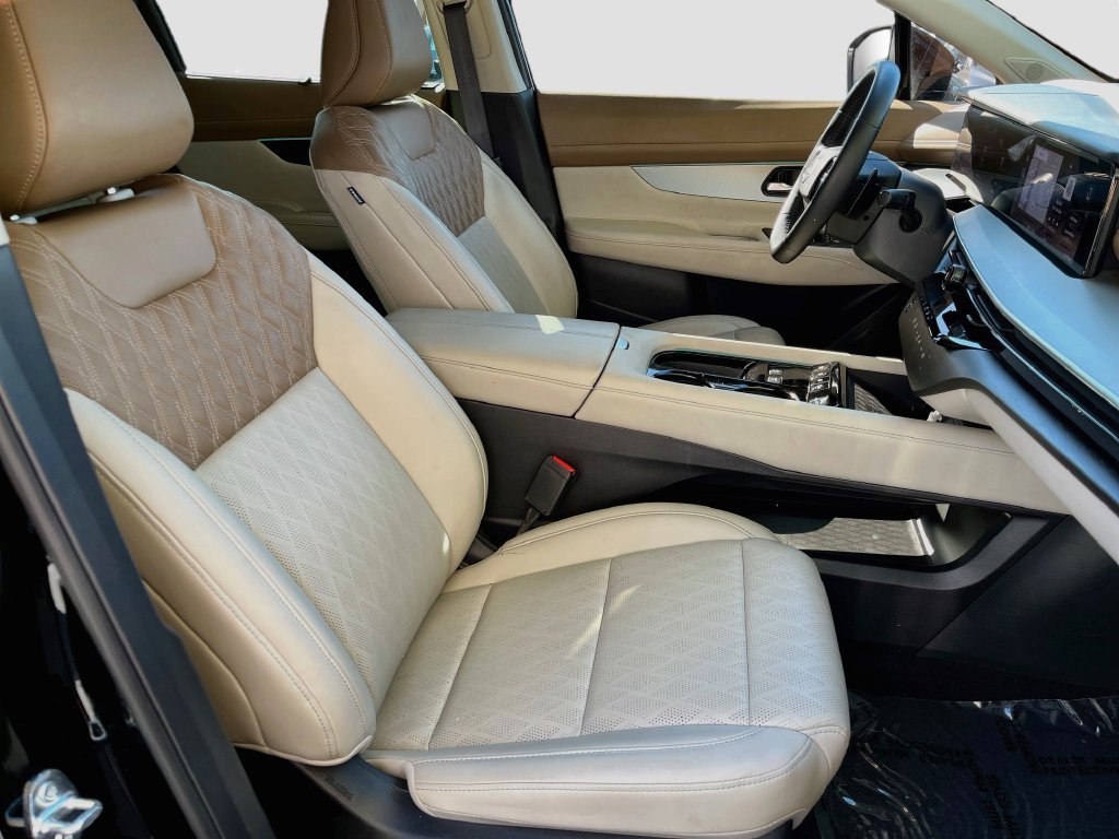 Used 2025 Nissan Murano Platinum w/ Cargo Package AWD/4WD image 30