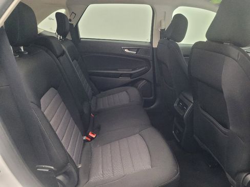 Used 2020 Ford Edge SE FWD image 19