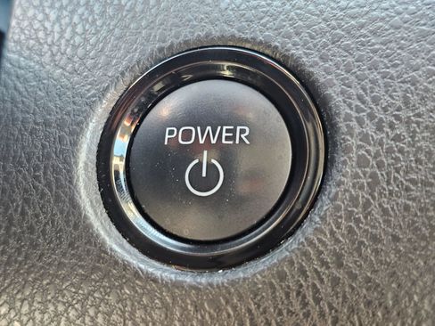 Used 2025 Toyota Camry LE AWD/4WD image 26