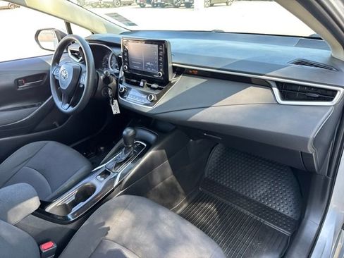 Used 2022 Toyota Corolla LE image 17