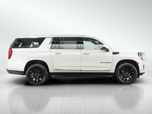 Used 2023 GMC Yukon XL SLT w/ SLT Premium Package AWD/4WD image 6