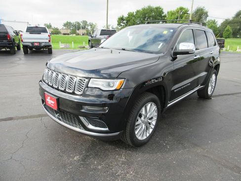 Used 2018 Jeep Grand Cherokee Summit w/ Skid Plate Group AWD/4WD image 10