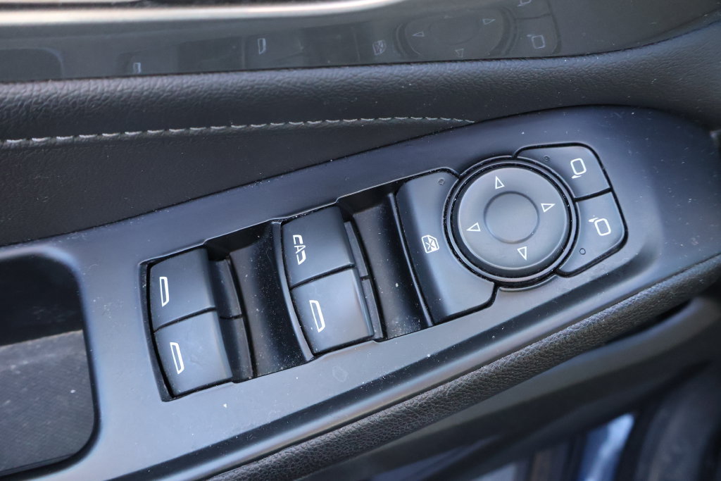 Used 2023 Chevrolet Traverse LT AWD/4WD image 12