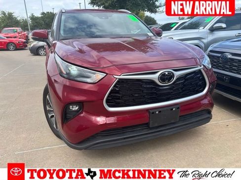 Used 2023 Toyota Highlander XLE FWD image 1