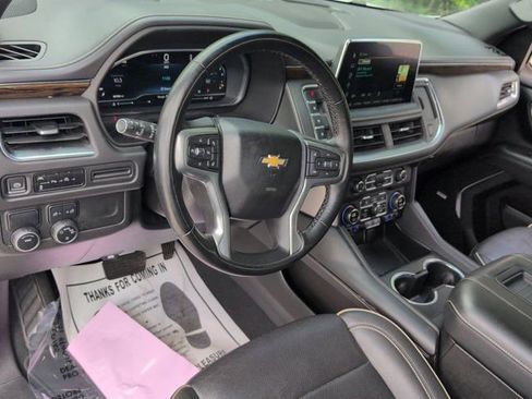 Used 2023 Chevrolet Suburban Premier RWD image 15
