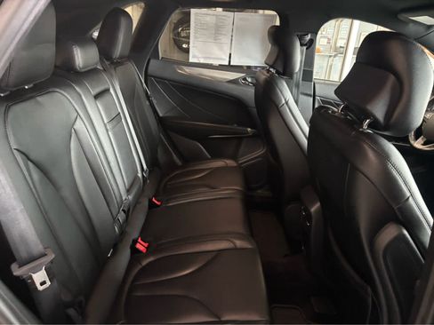 Used 2017 Lincoln MKC Premiere FWD image 28