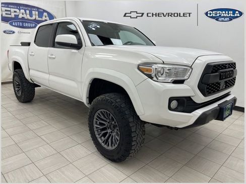Used 2020 Toyota Tacoma SR5 image 1