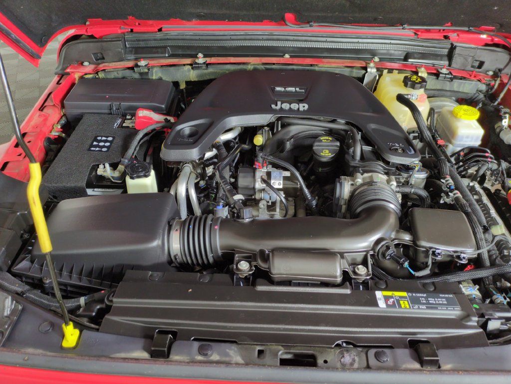Used 2020 Jeep Wrangler Unlimited Sahara AWD/4WD image 28