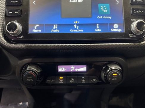 Used 2021 Nissan Kicks SV image 3