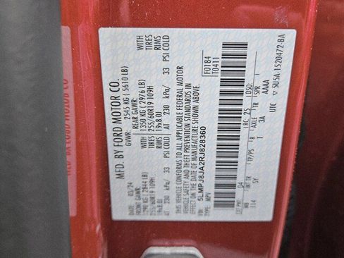 Used 2024 Lincoln Nautilus Premier image 23