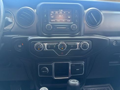 Used 2021 Jeep Wrangler Sport AWD/4WD image 21