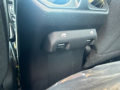 Used 2024 Jeep Gladiator Sport AWD/4WD image 19