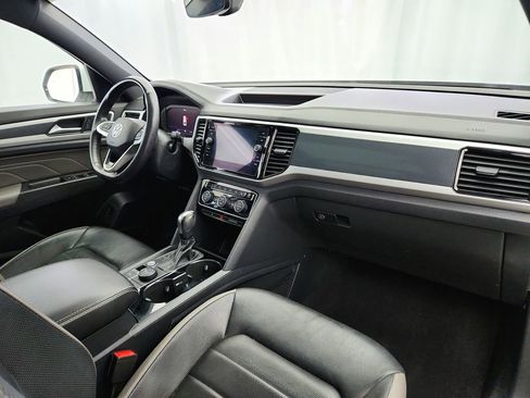 Used 2022 Volkswagen Atlas Cross Sport SEL Premium R-Line AWD/4WD image 29