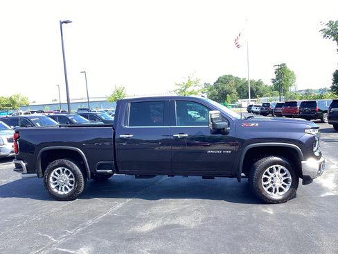 Used 2024 Chevrolet Silverado 2500 LTZ w/ LTZ Plus Package image 7