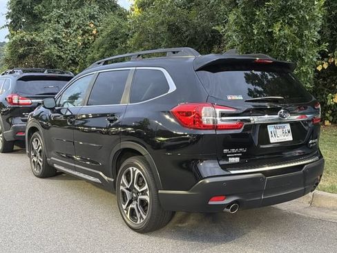 Used 2024 Subaru Ascent Limited w/ Technology Package AWD/4WD image 5