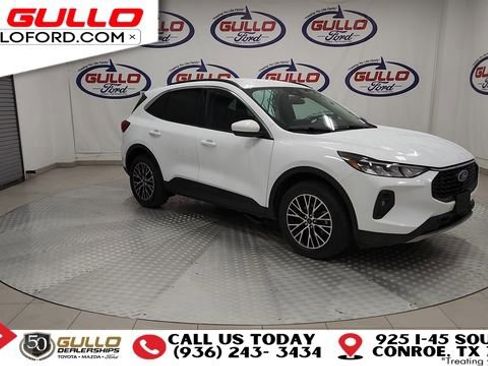 Used 2023 Ford Escape SE image 2