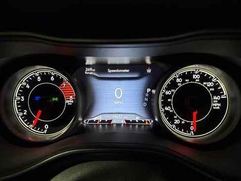 Used 2022 Jeep Cherokee Latitude Lux w/ Mopar Interior Package AWD/4WD image 14