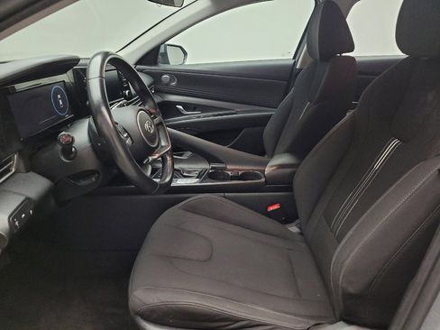 Used 2021 Hyundai Elantra SEL w/ Convenience + Premium Package FWD image 17