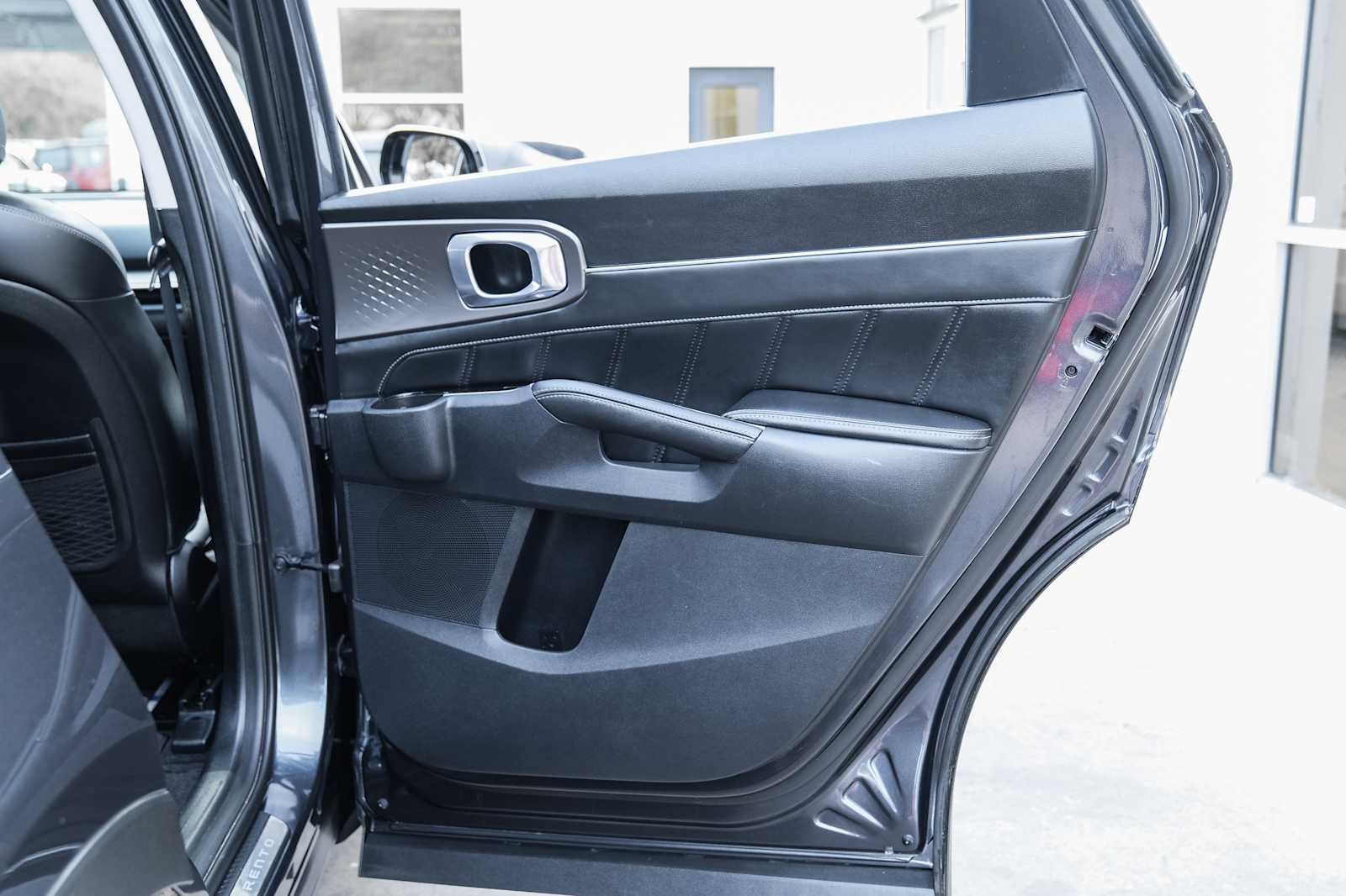 Used 2024 Kia Sorento SX FWD image 37
