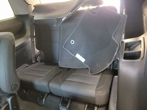 Used 2023 GMC Acadia SLE w/ Driver Convenience Package image 14