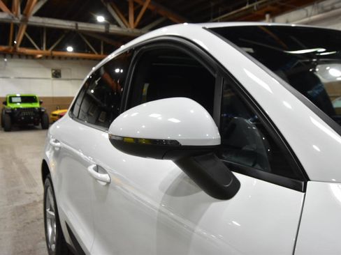 Used 2018 Porsche Macan image 57