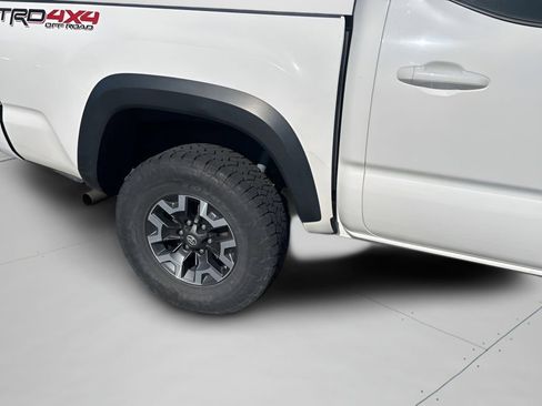 Used 2021 Toyota Tacoma TRD Off-Road w/ Technology Package AWD/4WD image 13