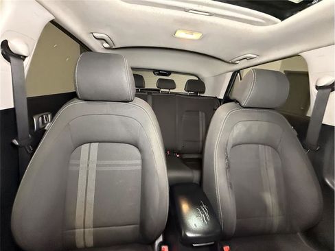 Used 2022 Hyundai Venue SEL image 29