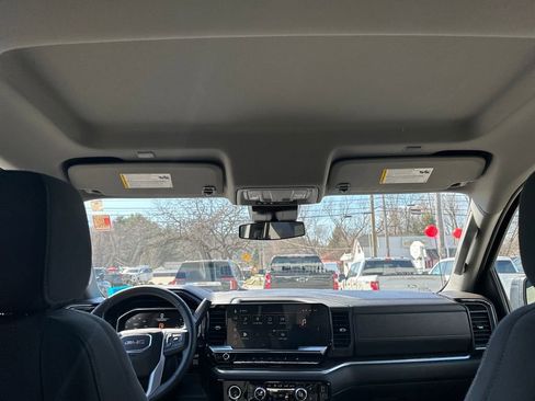 Used 2024 GMC Sierra 1500 Elevation image 17