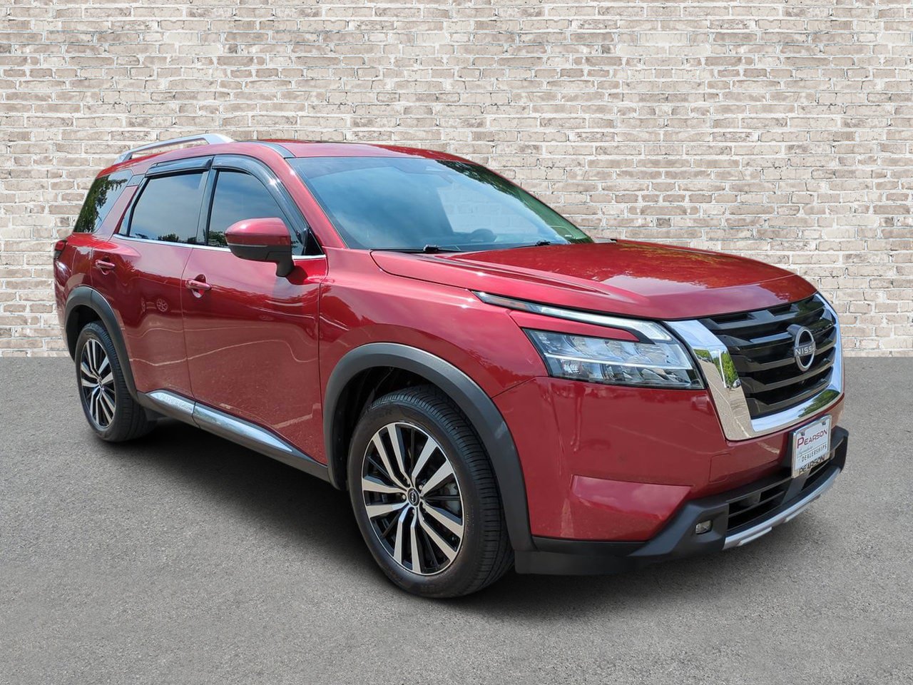 Used 2023 Nissan Pathfinder Platinum w/ Cargo Package AWD/4WD image 1