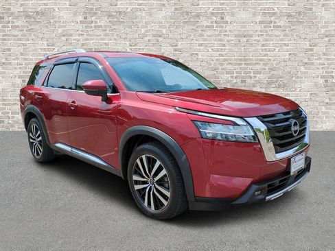 Used 2023 Nissan Pathfinder Platinum w/ Cargo Package AWD/4WD image 1