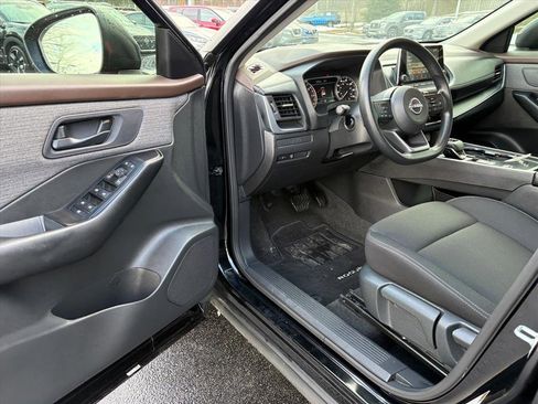Certified 2023 Nissan Rogue S image 17