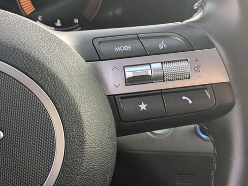 Certified 2025 Hyundai Kona SEL image 20