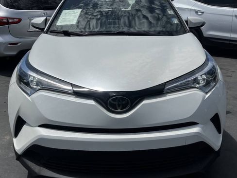 Used 2019 Toyota C-HR LE FWD image 3