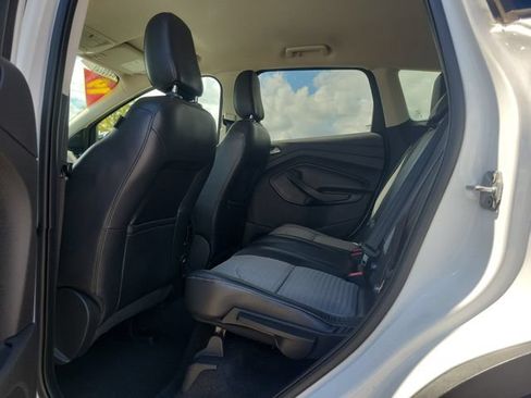 Used 2019 Ford Escape SE FWD image 11