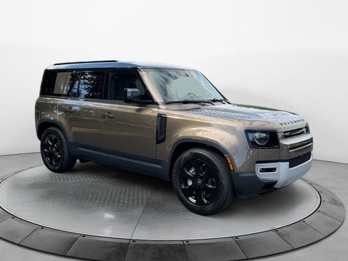 Used 2025 Land Rover Defender 110 S AWD/4WD image 3