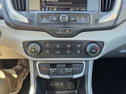 Used 2024 GMC Terrain SLE FWD image 20