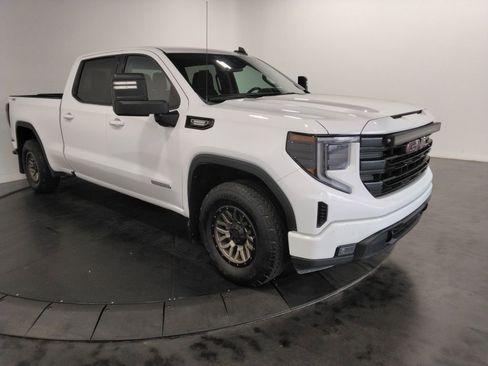 Used 2024 GMC Sierra 1500 Elevation w/ X31 Off-Road Package AWD/4WD image 4