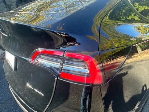 Used 2023 Tesla Model Y Long Range image 19