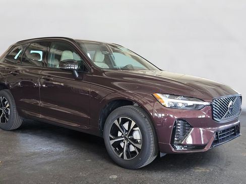 New 2026 Volvo XC60 B5 Core w/ Climate Package image 3