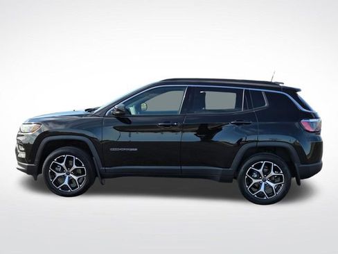 Used 2025 Jeep Compass Limited w/ Sun & Sound Group AWD/4WD image 8