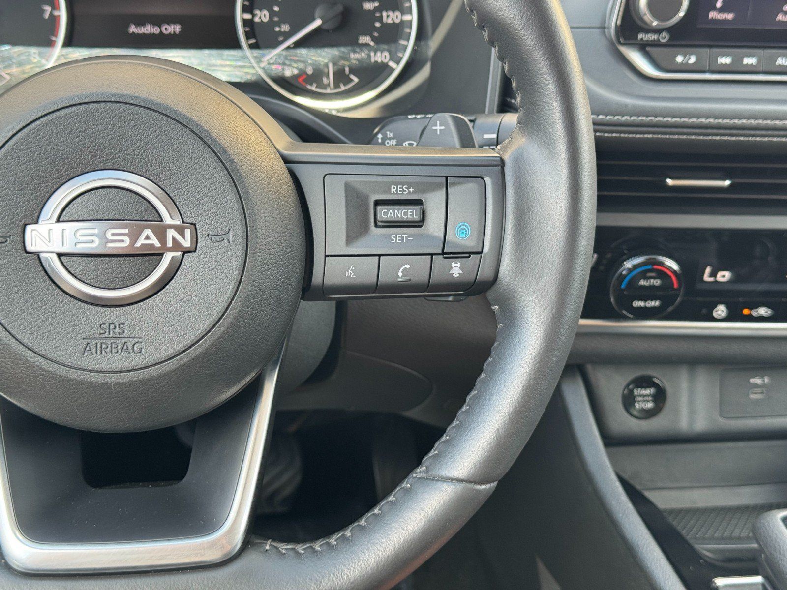 Used 2024 Nissan Rogue SV w/ SV Premium Package AWD/4WD image 21