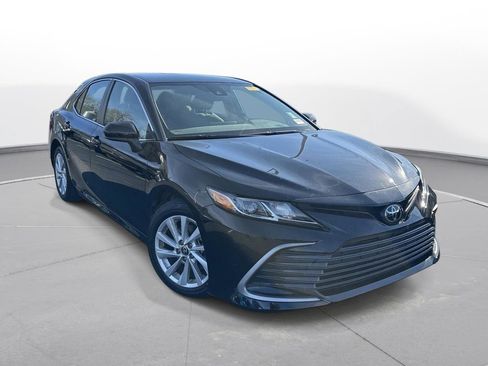Certified 2023 Toyota Camry LE image 4