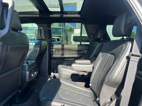 Used 2019 Ford Expedition Limited w/ Special Edition Package AWD/4WD image 19