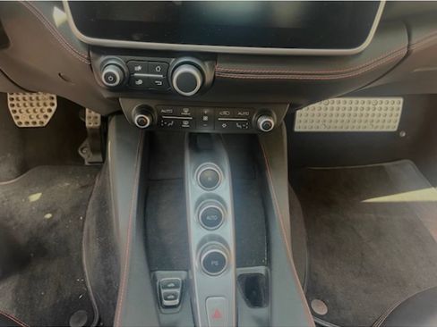 Used 2019 Ferrari Portofino RWD image 7