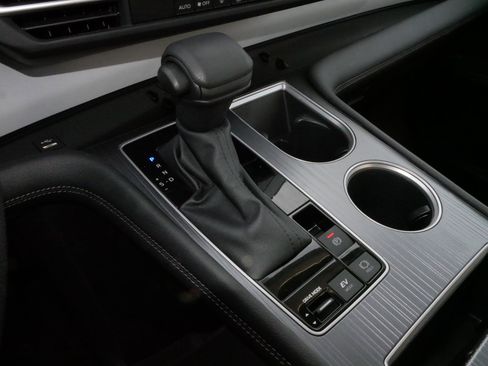 Used 2025 Toyota Sienna LE image 24