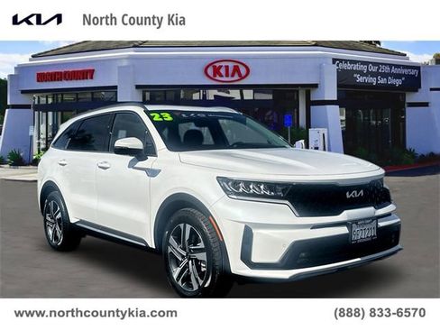 Certified 2023 Kia Sorento EX image 1