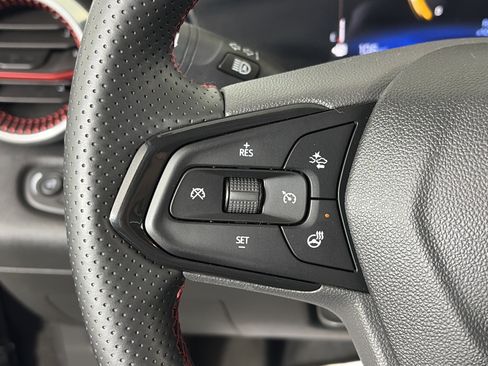 Used 2024 Chevrolet Trax RS image 27