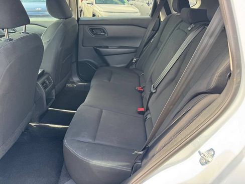 Used 2024 Nissan Rogue S AWD/4WD image 10