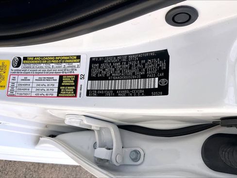 Used 2025 Toyota Camry SE image 34